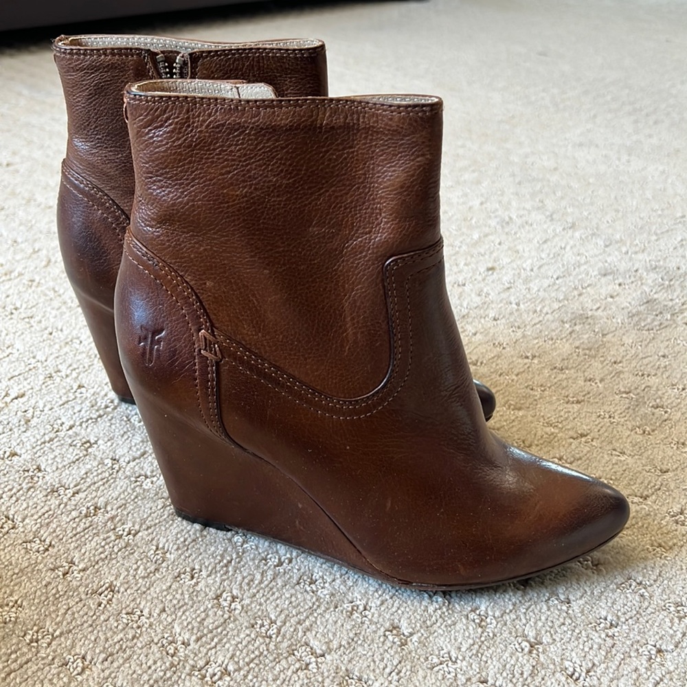 Frye Regina wedge short bootie 7.5